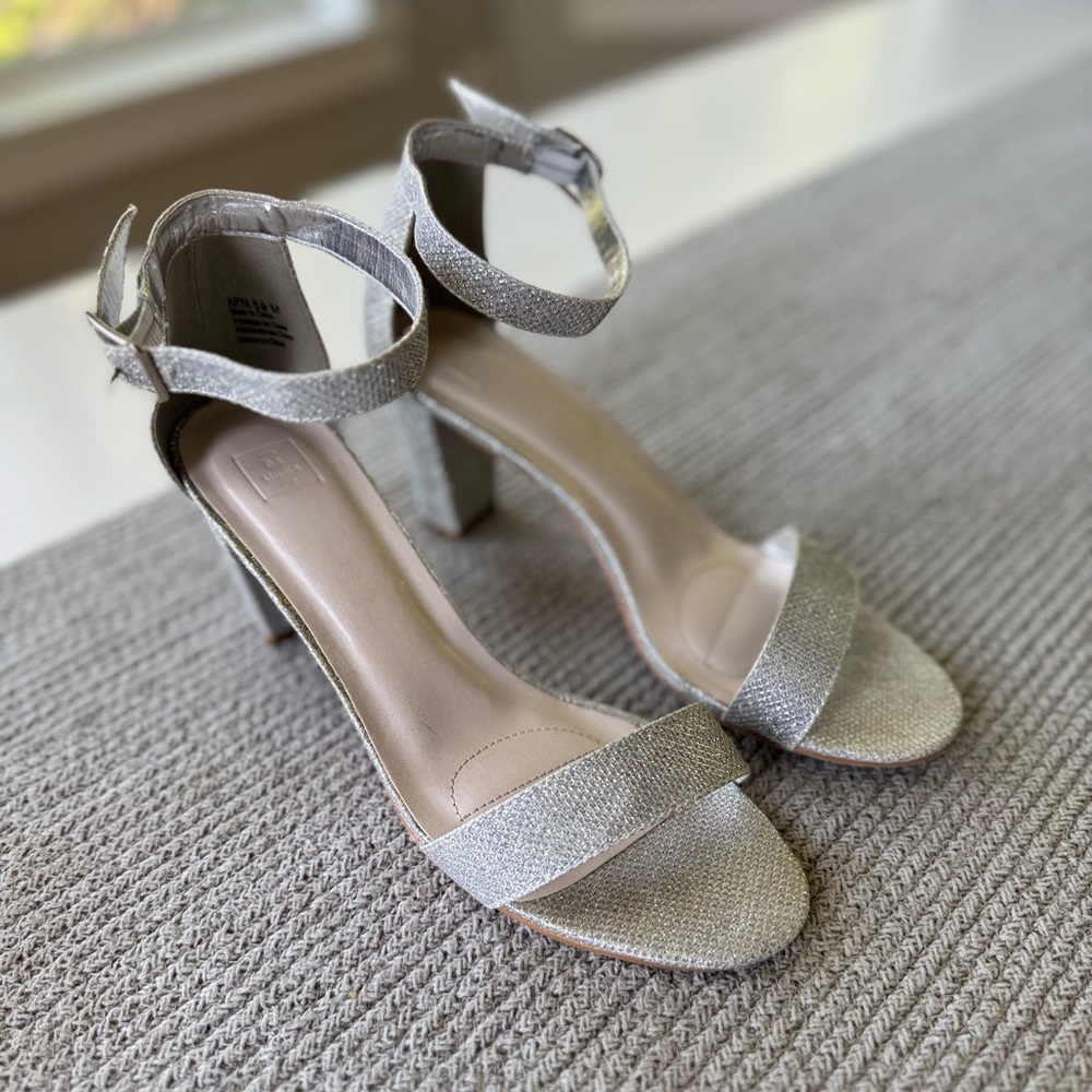 DB Studio Arya Silver Sparkle Block Heel Ankle Strap Dressy Heels Sandals 8.5 - Picture 11 of 15